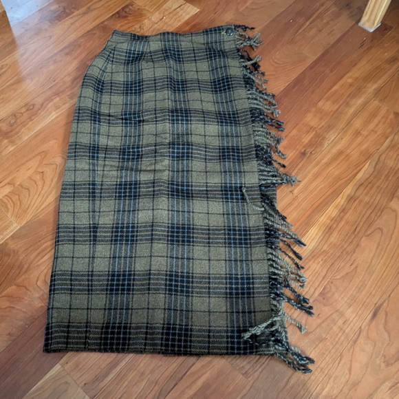 Plaid Fringe Women's Skirt - Picture 2 of 5